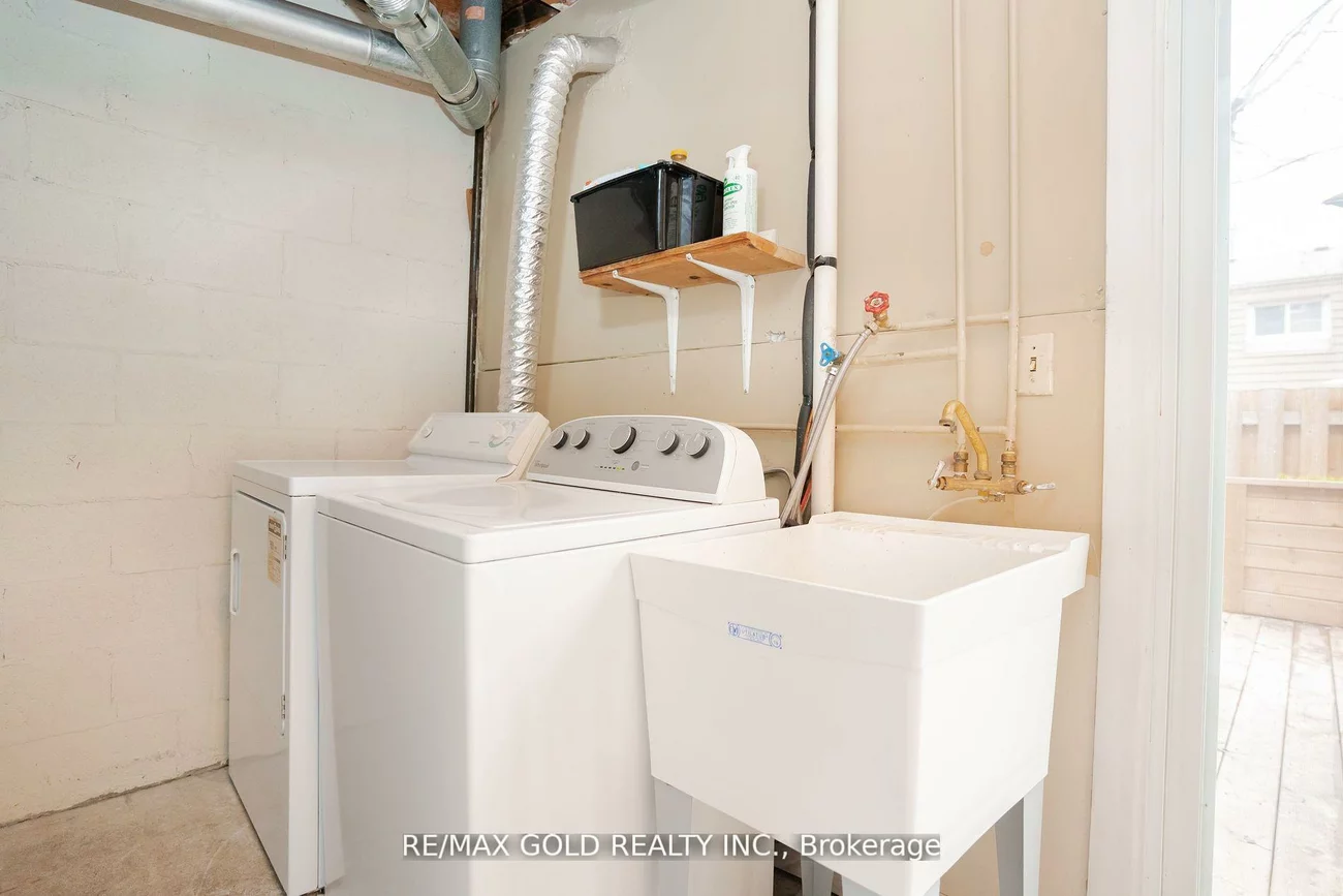 64, Enmount, Southgate, Brampton