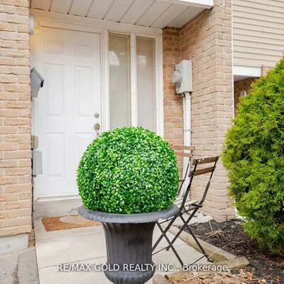 64, Enmount, Southgate, Brampton