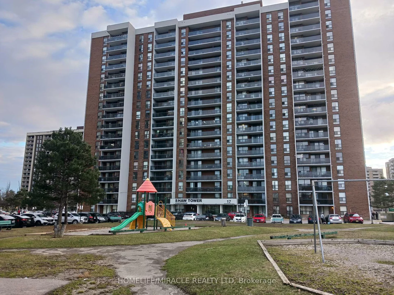 17, KnightsBridge, Queen Street Corridor, Brampton