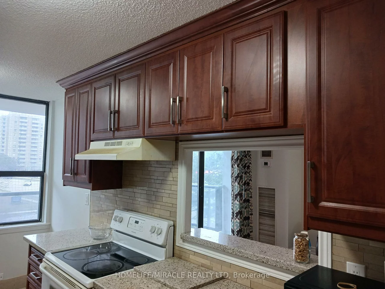 17, KnightsBridge, Queen Street Corridor, Brampton