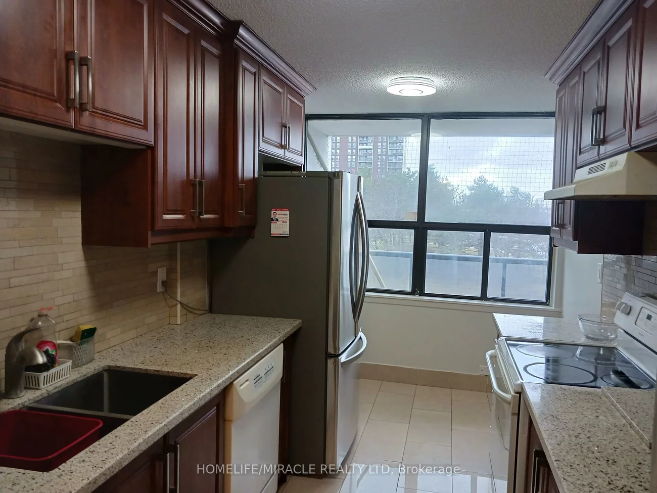 17, KnightsBridge, Queen Street Corridor, Brampton