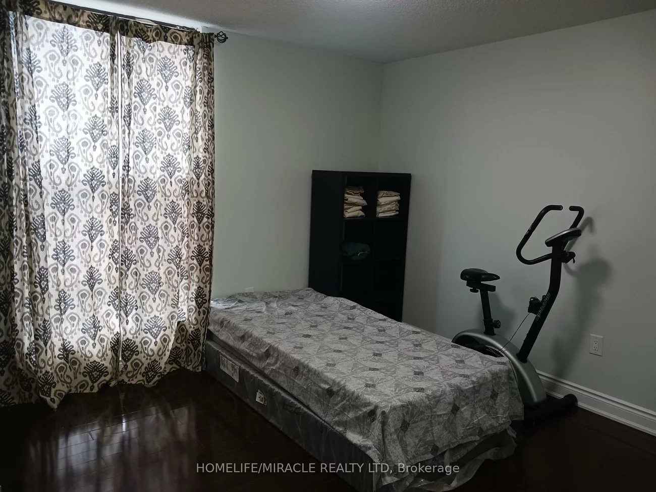 17, KnightsBridge, Queen Street Corridor, Brampton