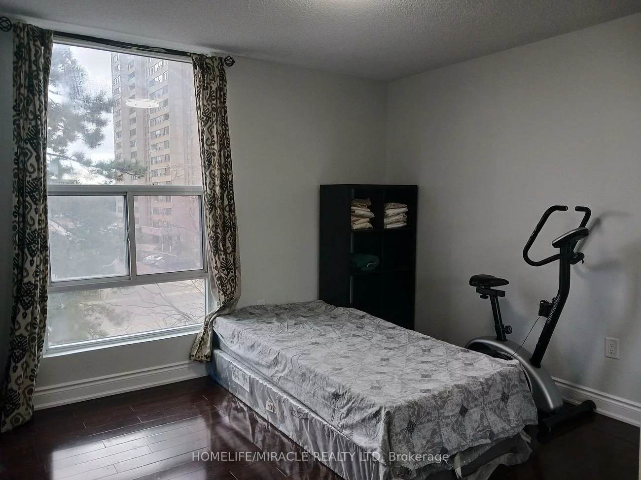 17, KnightsBridge, Queen Street Corridor, Brampton