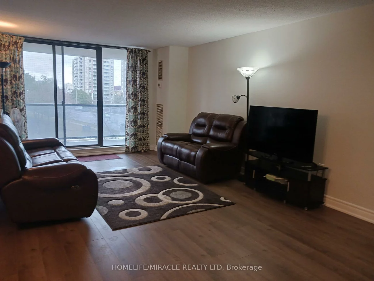 17, KnightsBridge, Queen Street Corridor, Brampton