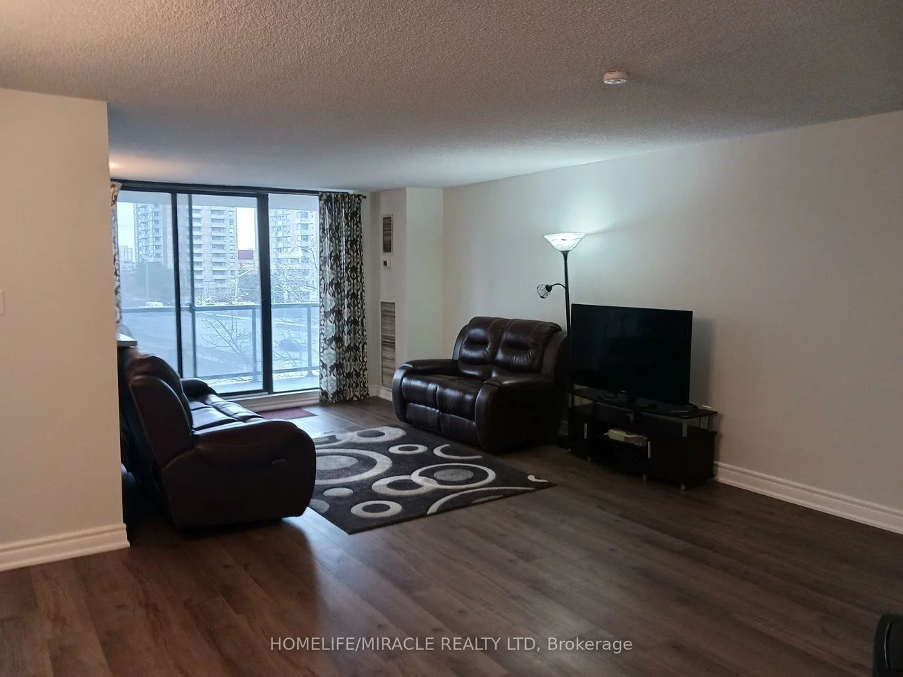 17, KnightsBridge, Queen Street Corridor, Brampton