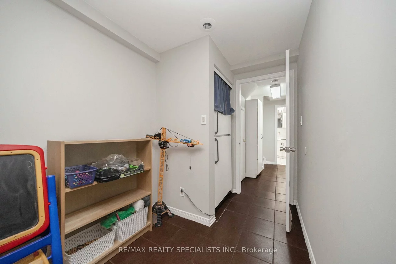 20, Enmount, Bramalea Road South Gateway, Brampton
