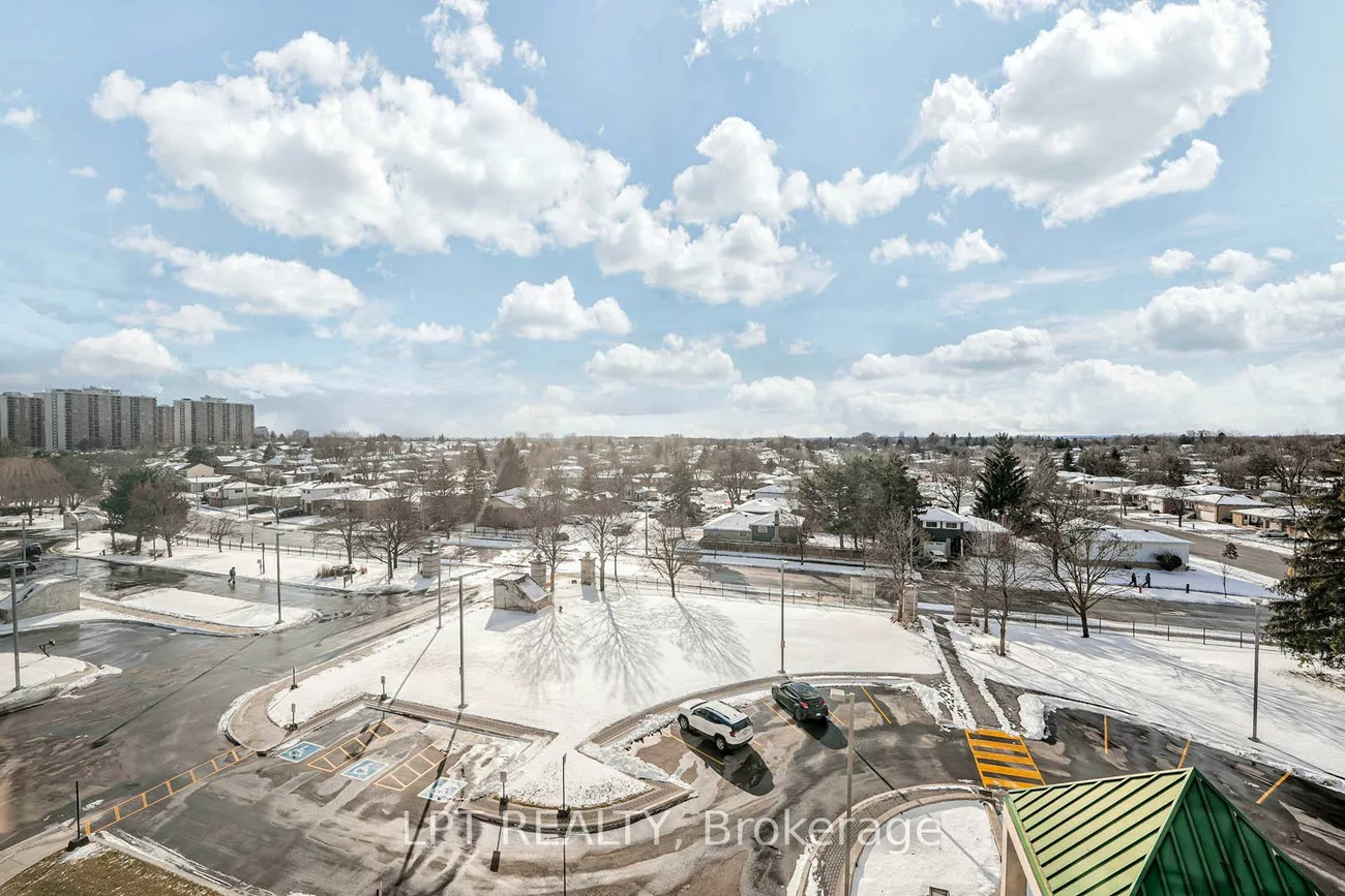 320, Mill, Brampton South, Brampton