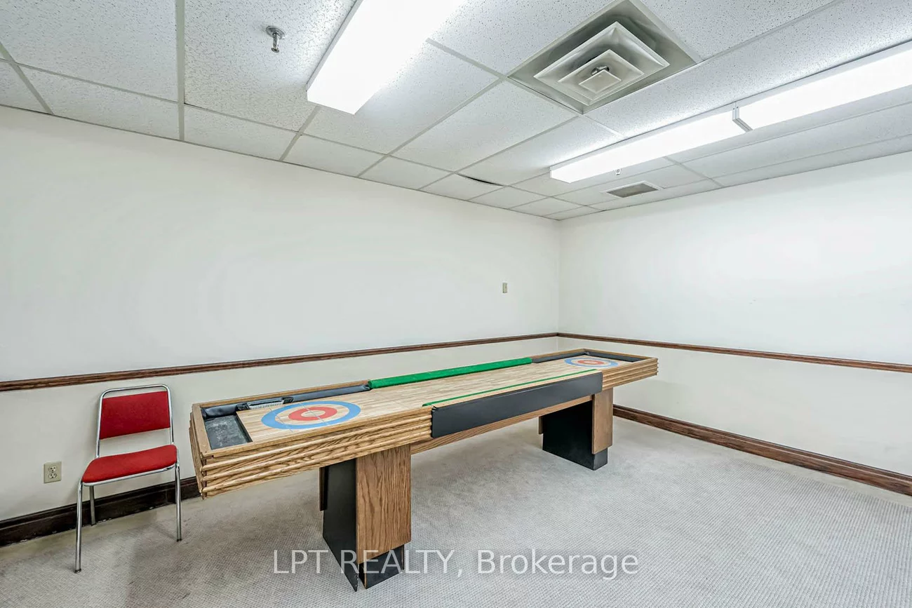 320, Mill, Brampton South, Brampton