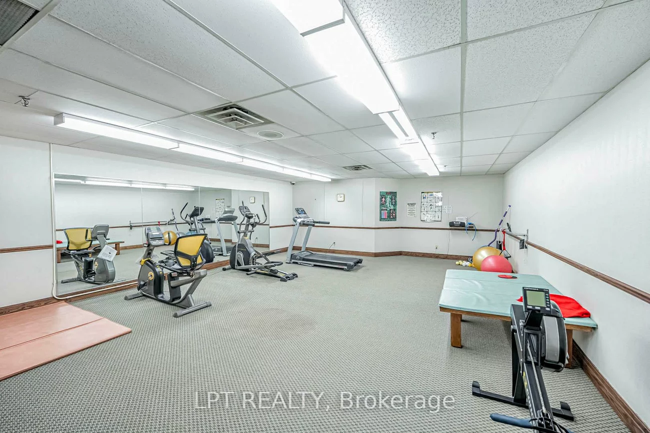 320, Mill, Brampton South, Brampton