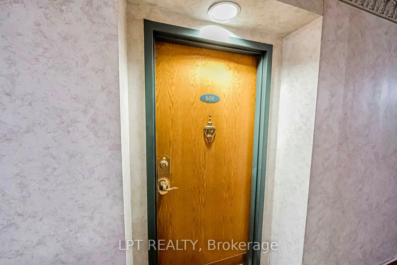 320, Mill, Brampton South, Brampton