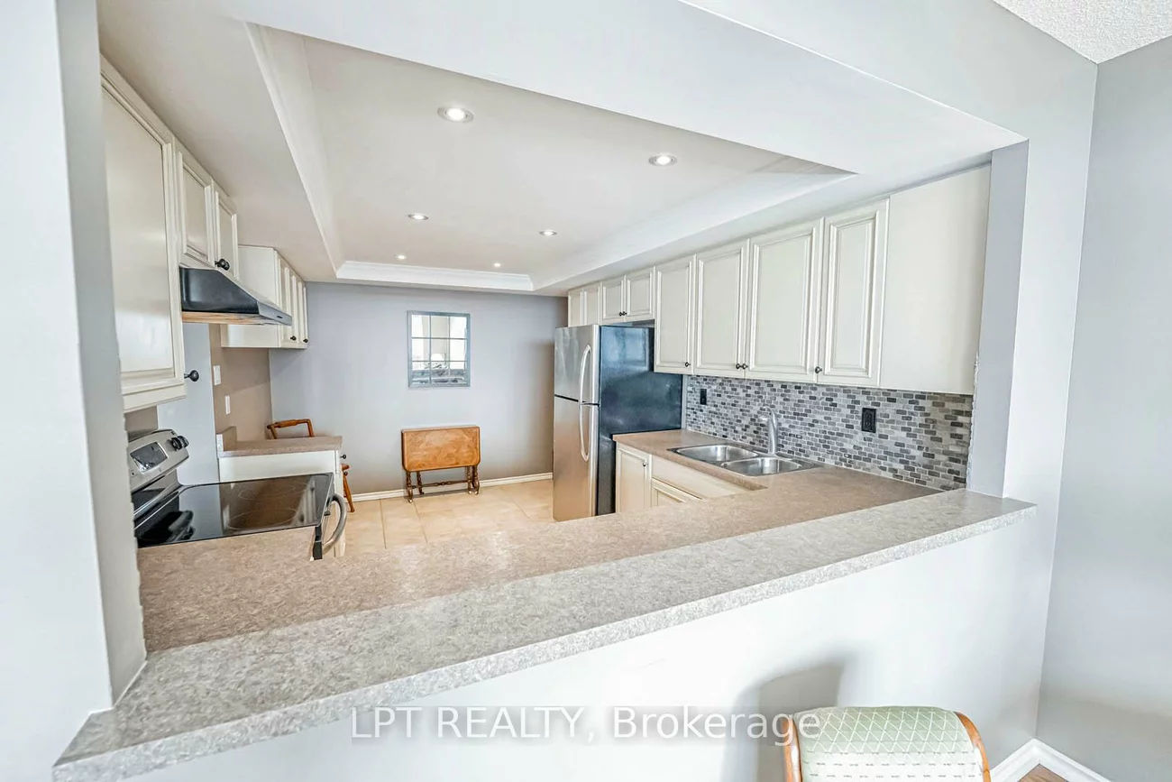 320, Mill, Brampton South, Brampton
