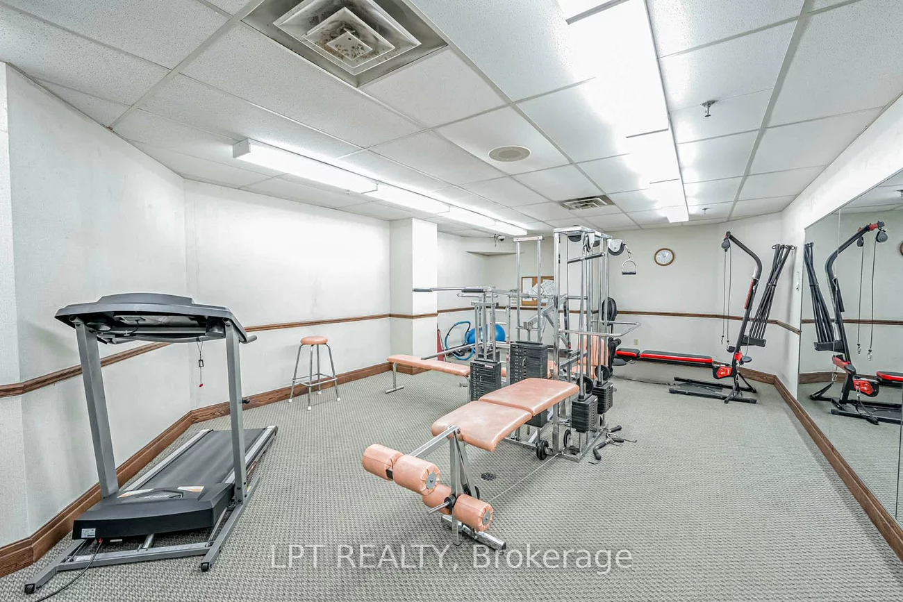 320, Mill, Brampton South, Brampton