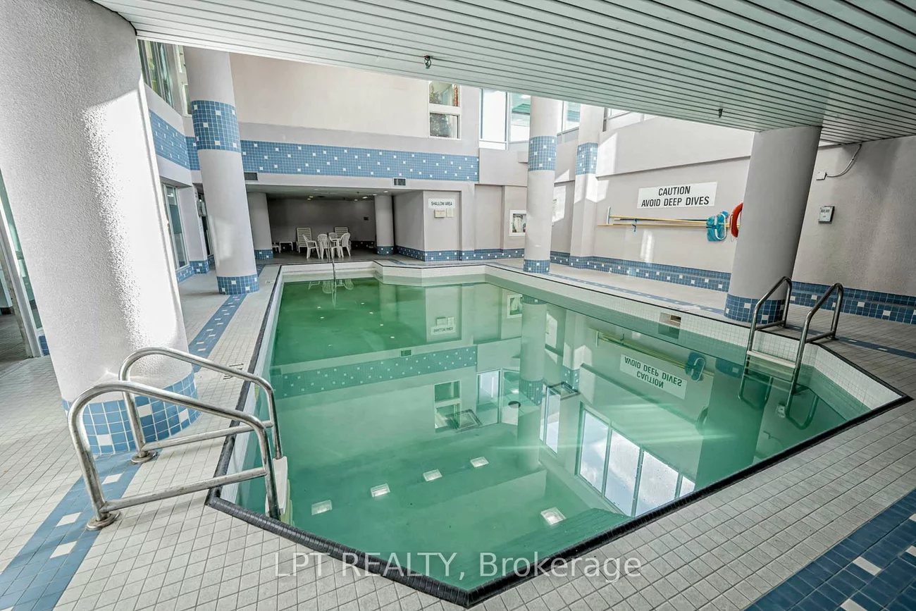 320, Mill, Brampton South, Brampton