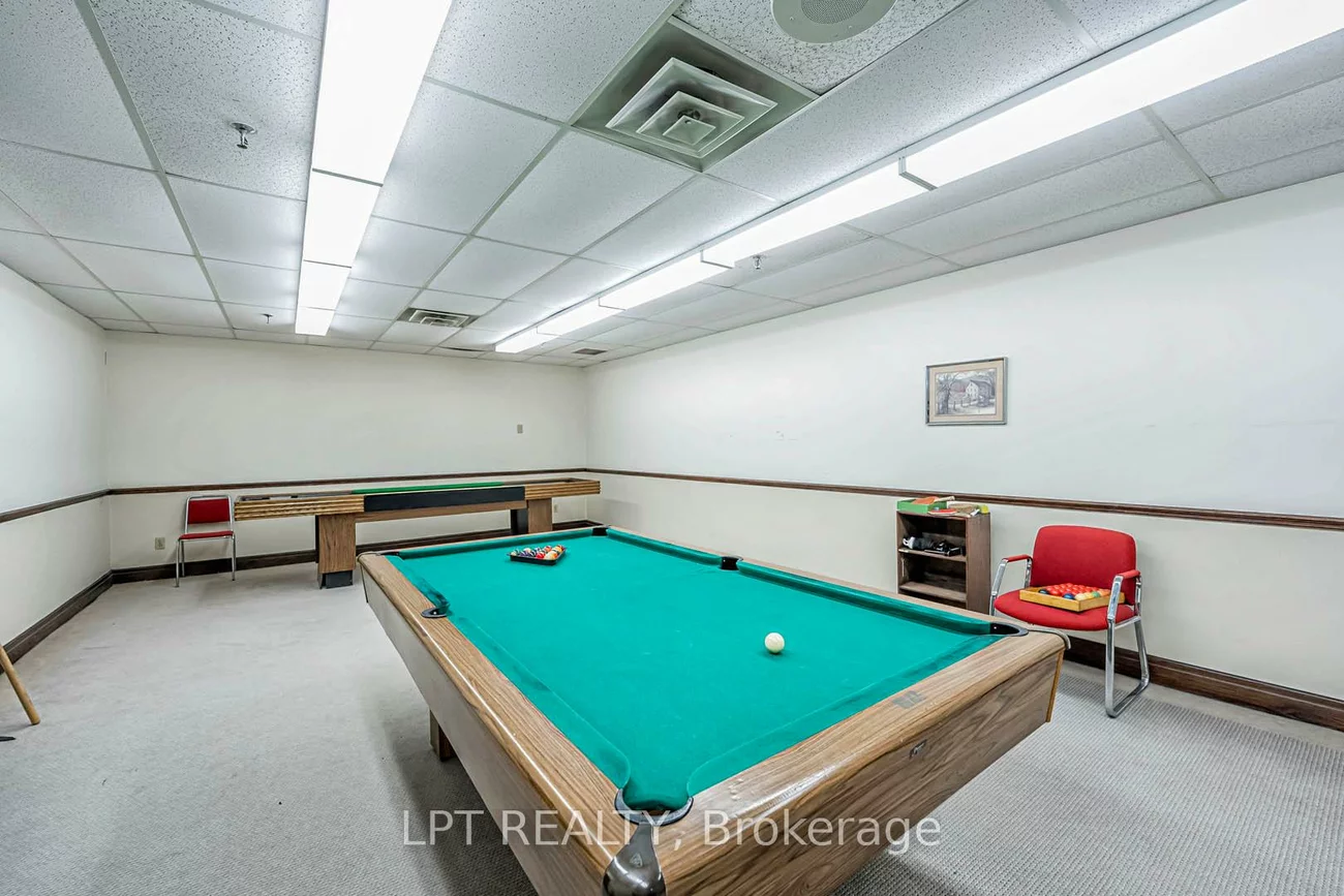320, Mill, Brampton South, Brampton