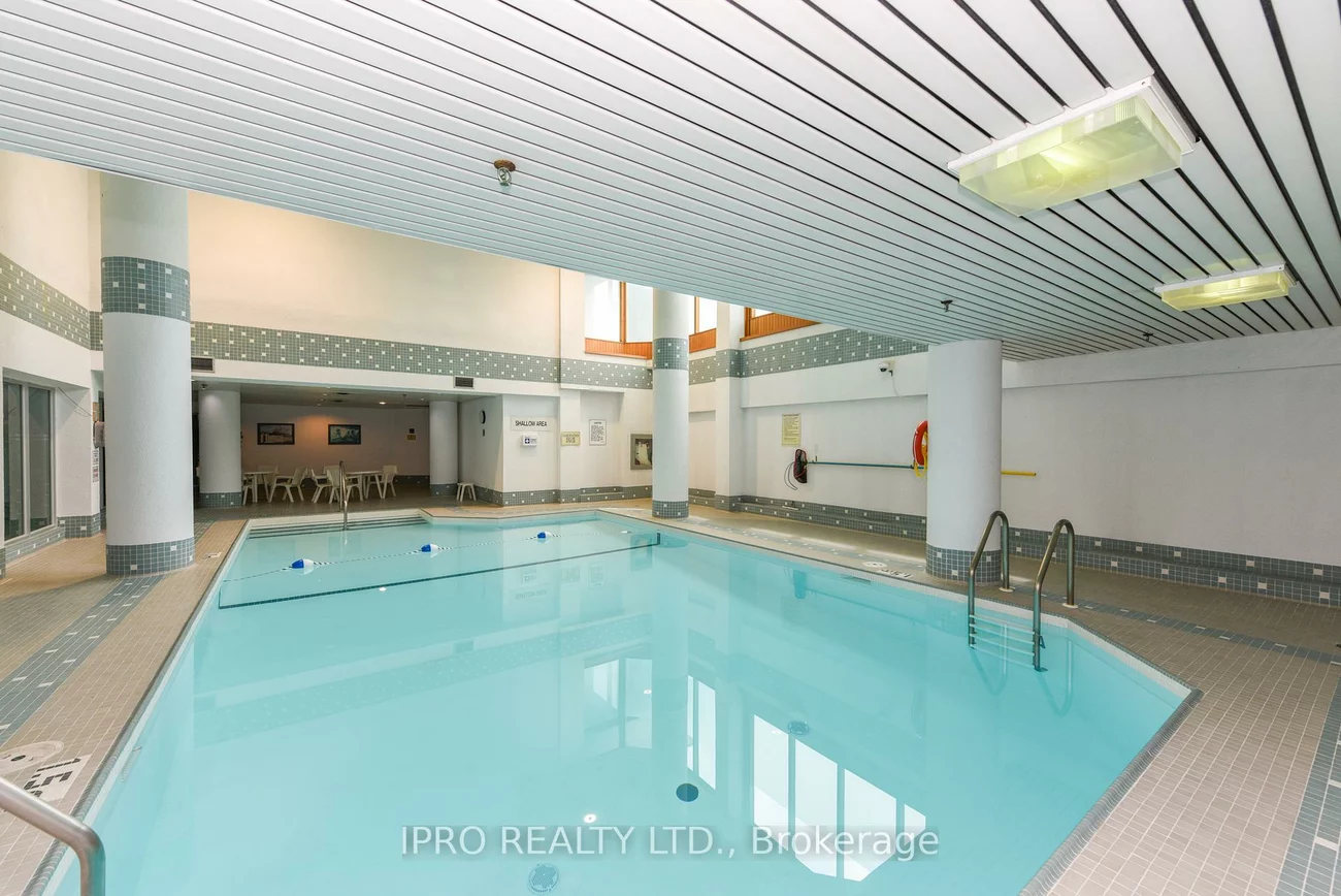 330, Mill, Brampton South, Brampton