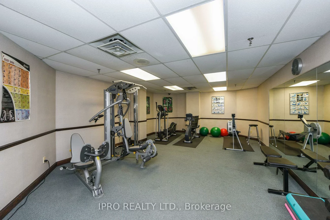330, Mill, Brampton South, Brampton