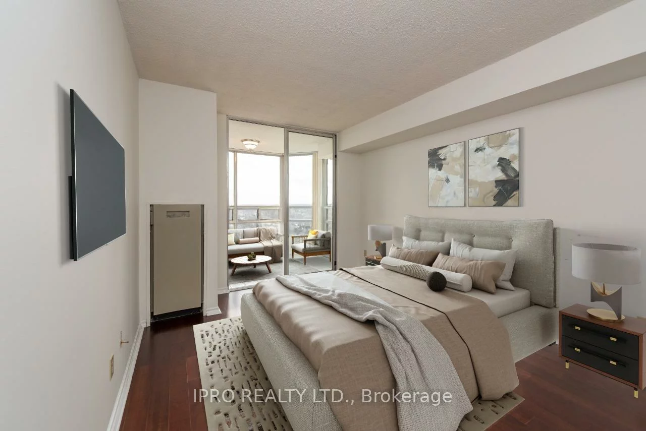 330, Mill, Brampton South, Brampton