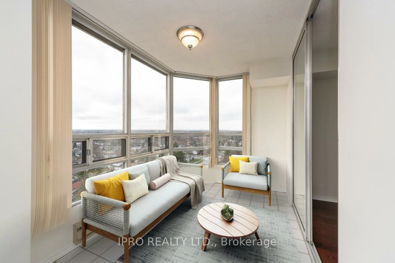 330, Mill, Brampton South, Brampton