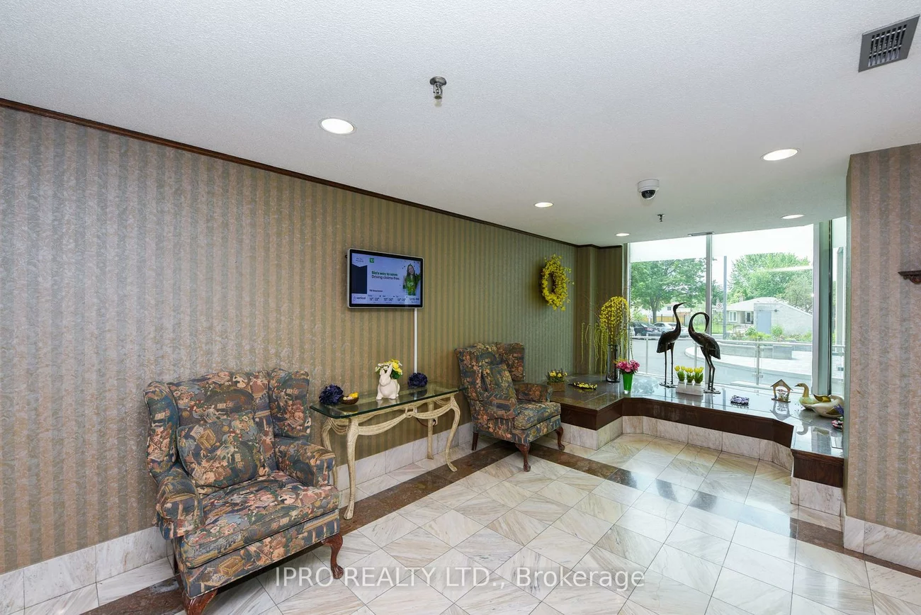 330, Mill, Brampton South, Brampton