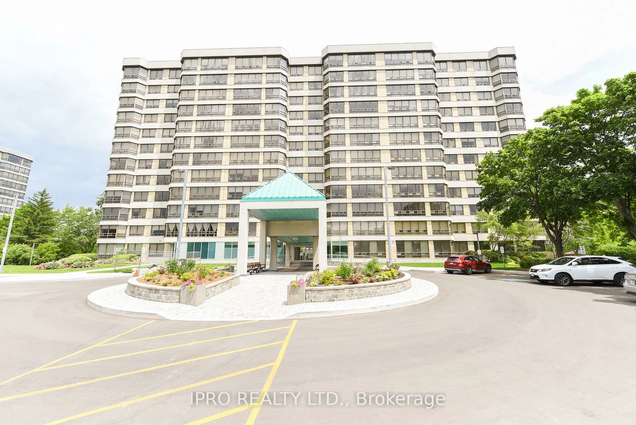 330, Mill, Brampton South, Brampton