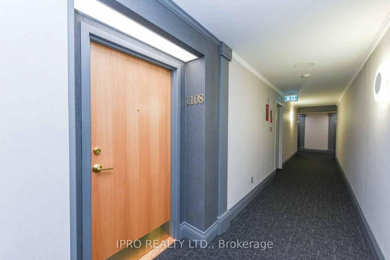 330, Mill, Brampton South, Brampton