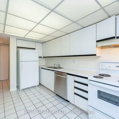 330, Mill, Brampton South, Brampton