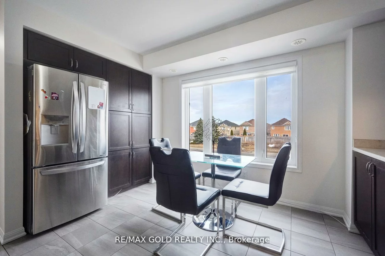 250, Sunny Meadow, Sandringham-Wellington, Brampton