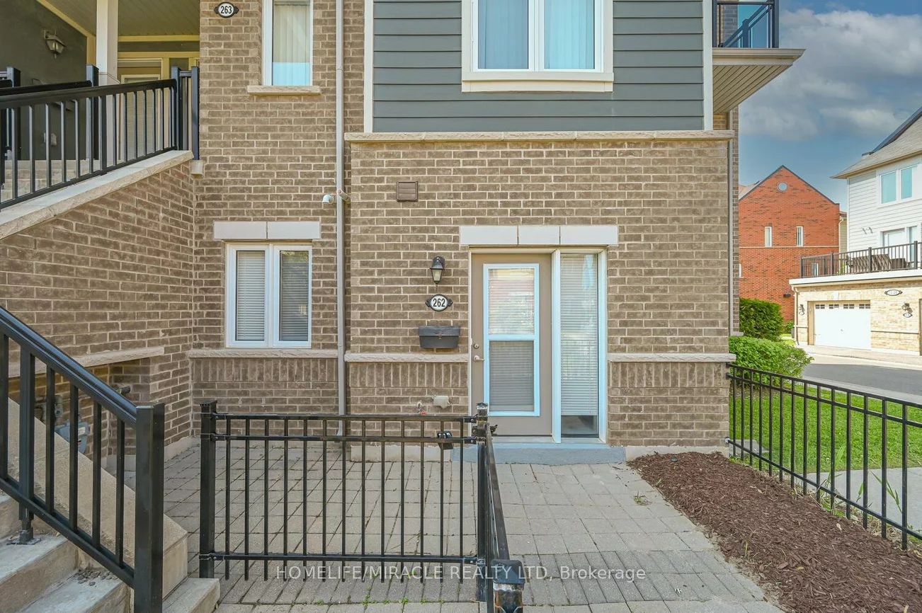 250, Sunny Meadow, Sandringham-Wellington, Brampton