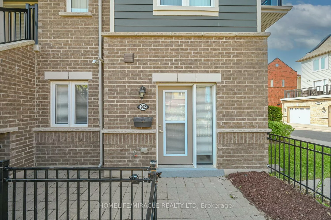 250, Sunny Meadow, Sandringham-Wellington, Brampton