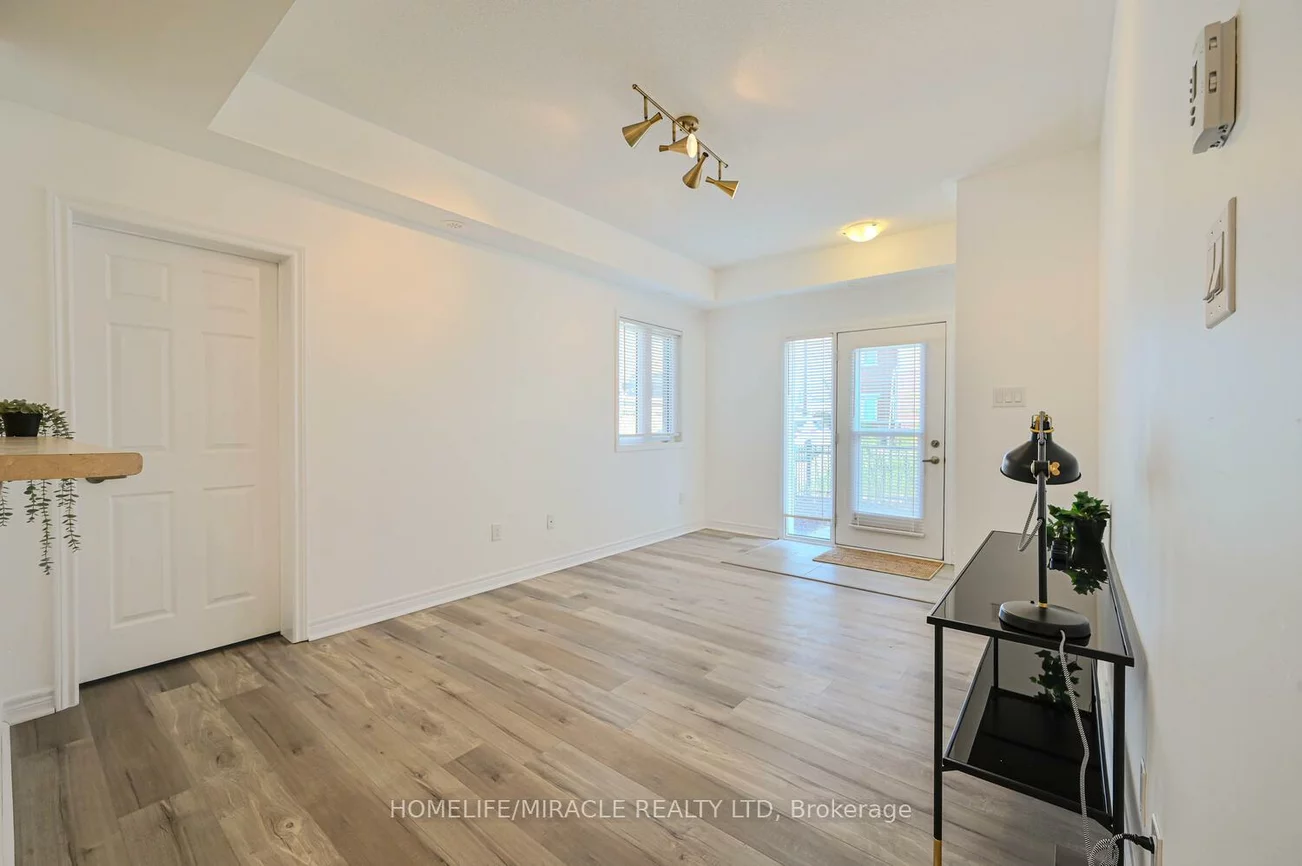 250, Sunny Meadow, Sandringham-Wellington, Brampton