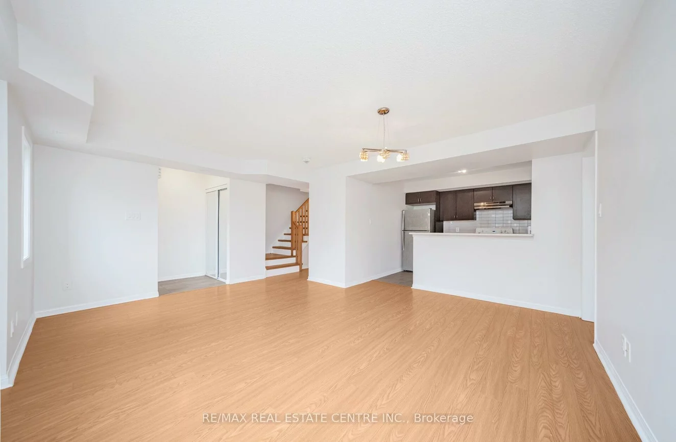 250, Sunny Meadow, Sandringham-Wellington, Brampton