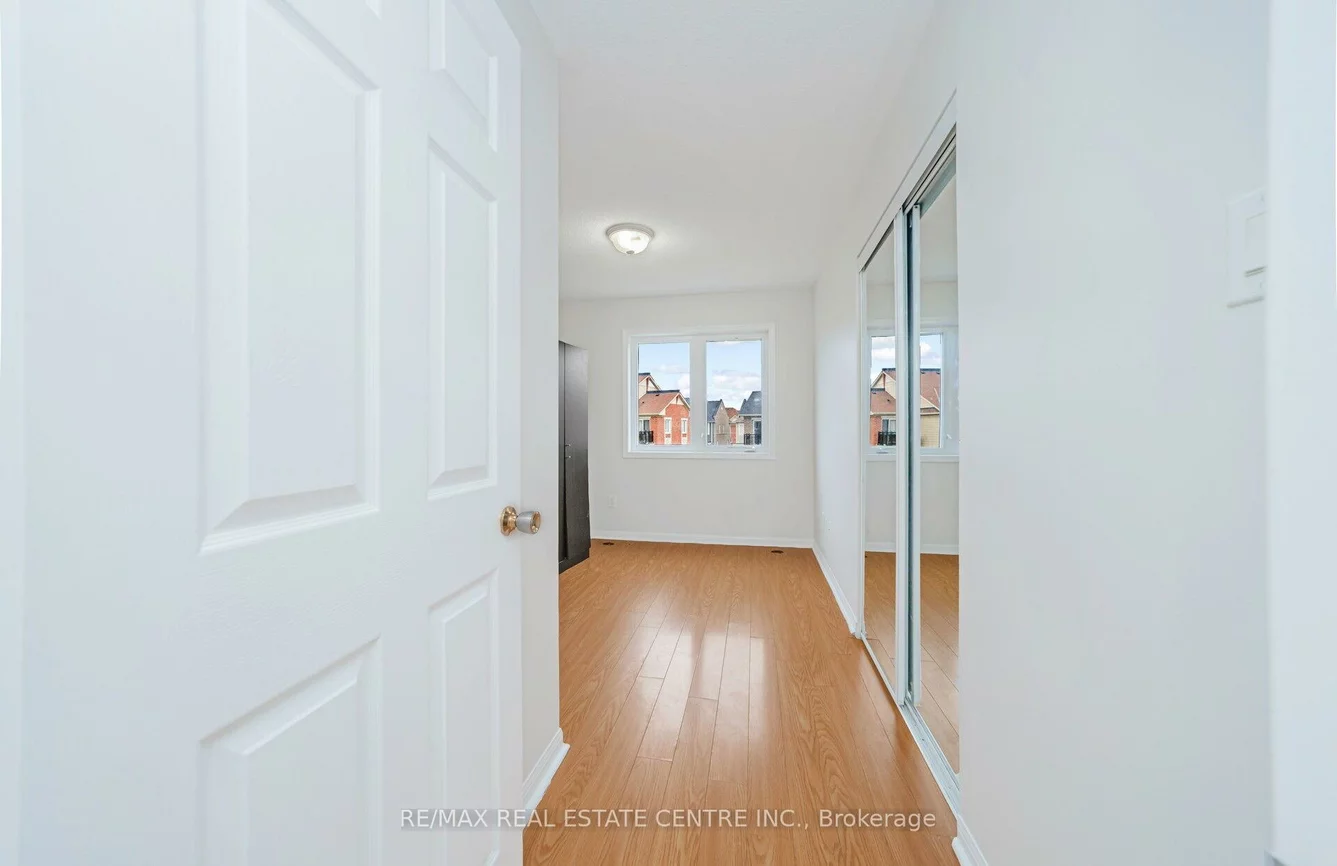 250, Sunny Meadow, Sandringham-Wellington, Brampton