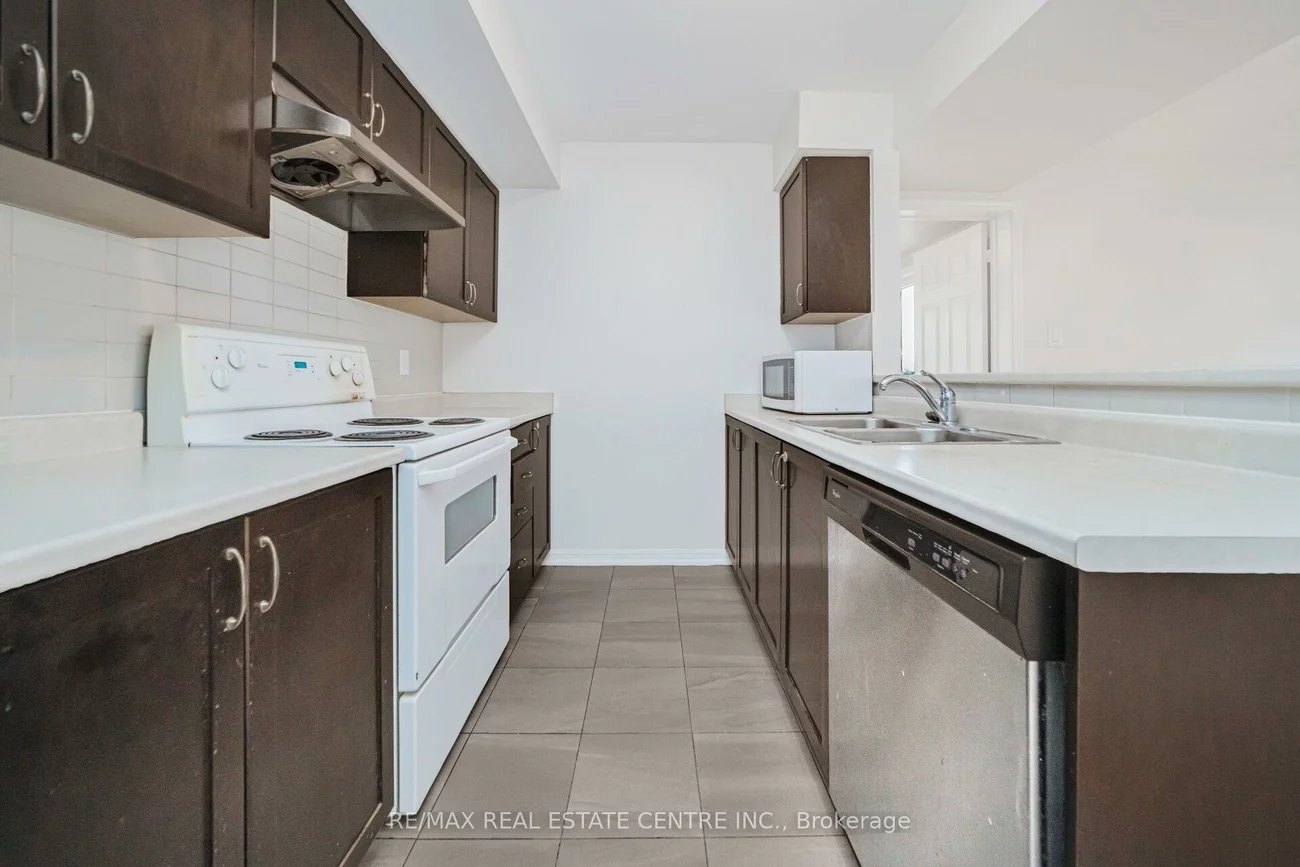 250, Sunny Meadow, Sandringham-Wellington, Brampton