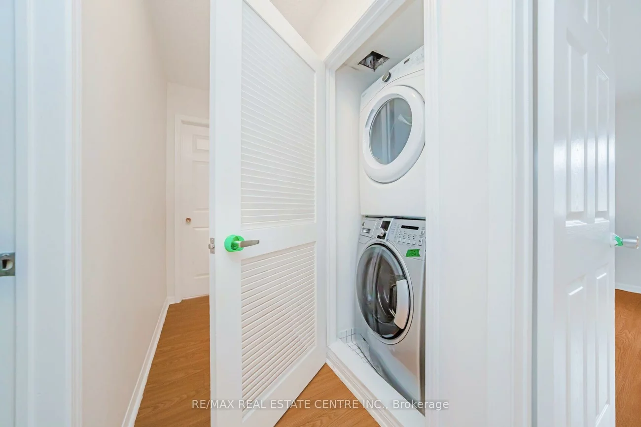 250, Sunny Meadow, Sandringham-Wellington, Brampton