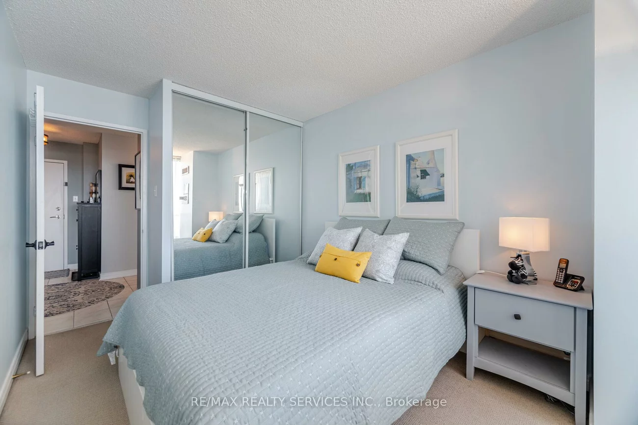 12, Laurelcrest, Queen Street Corridor, Brampton