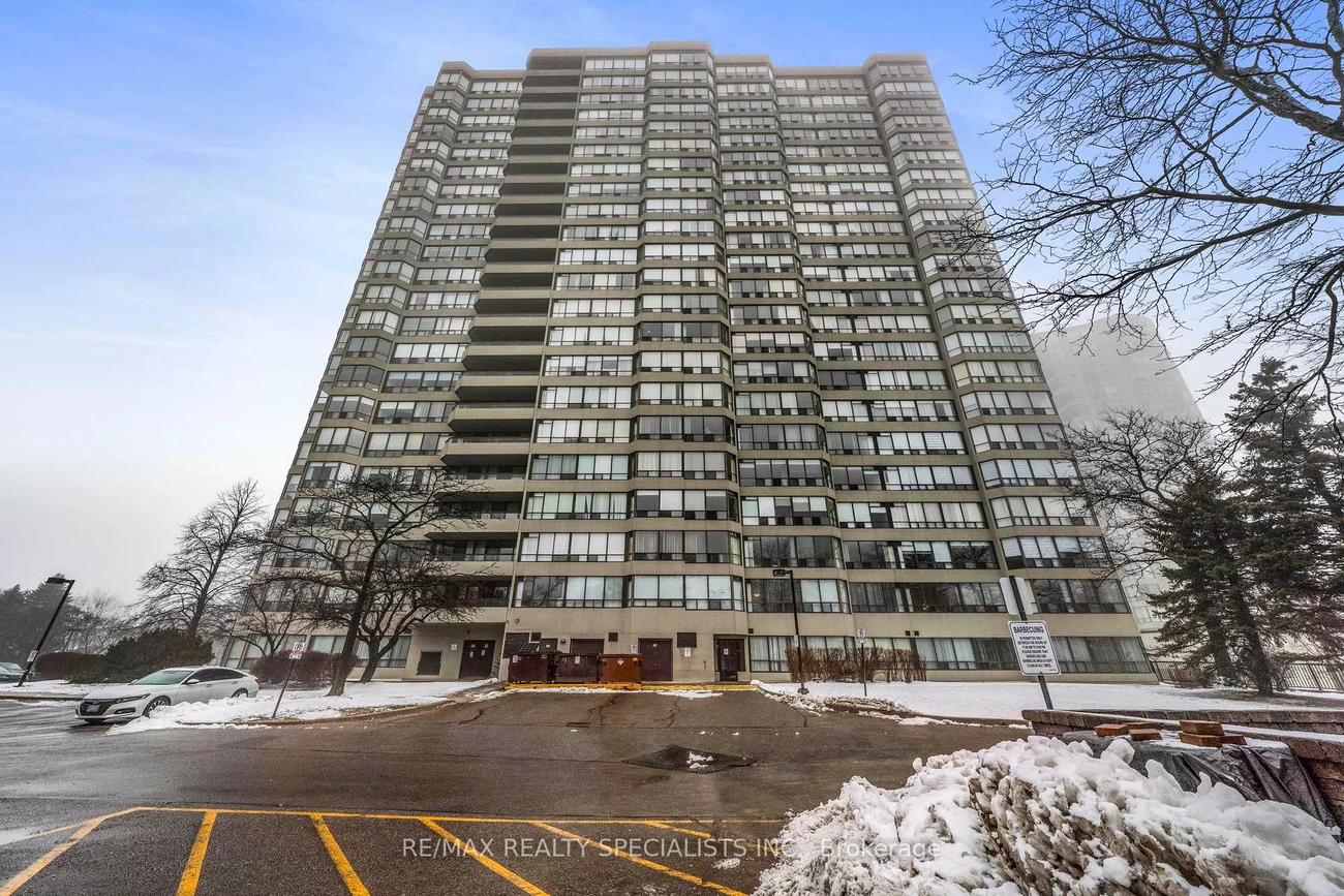 24, HANOVER, Queen Street Corridor, Brampton