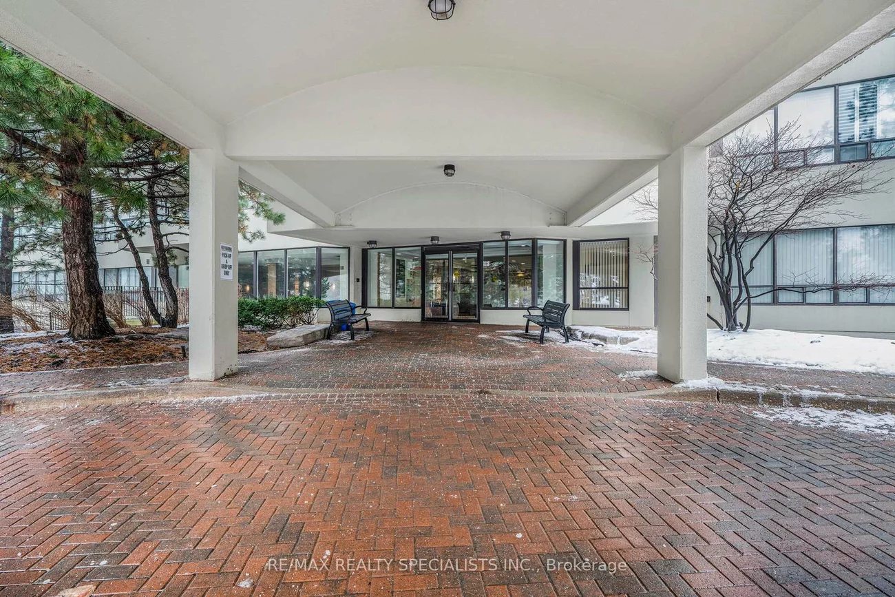 24, HANOVER, Queen Street Corridor, Brampton