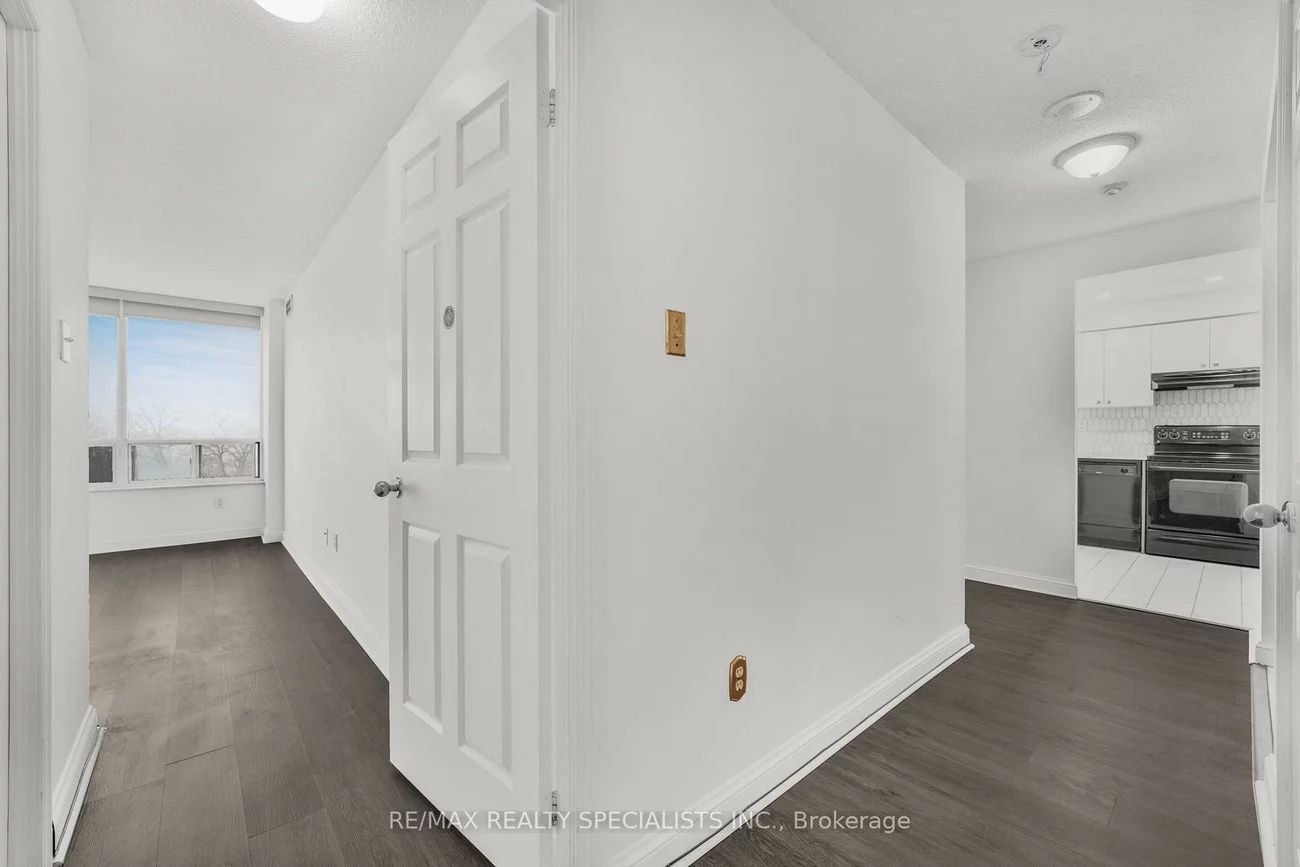 24, HANOVER, Queen Street Corridor, Brampton