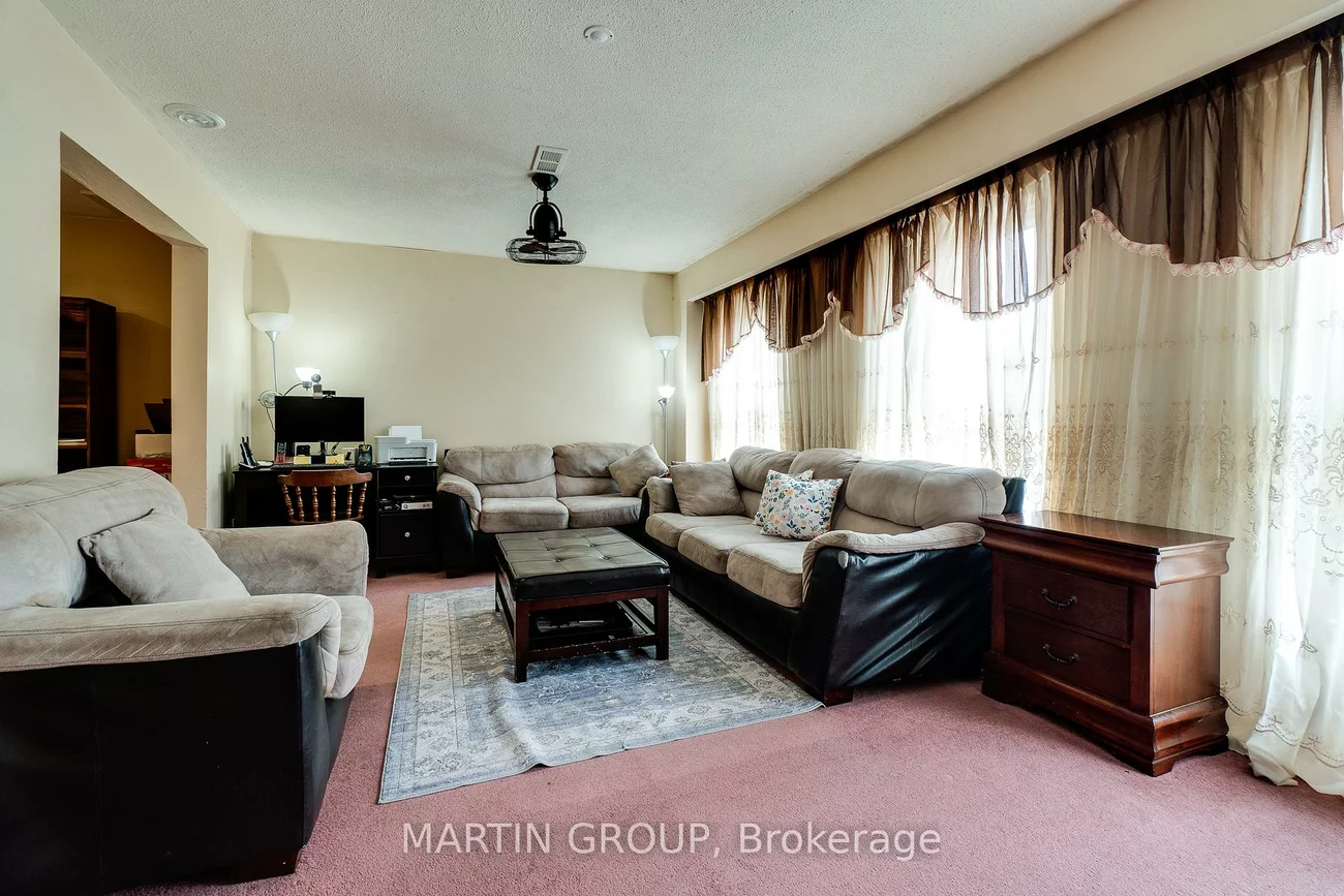 46, Dearbourne, Southgate, Brampton