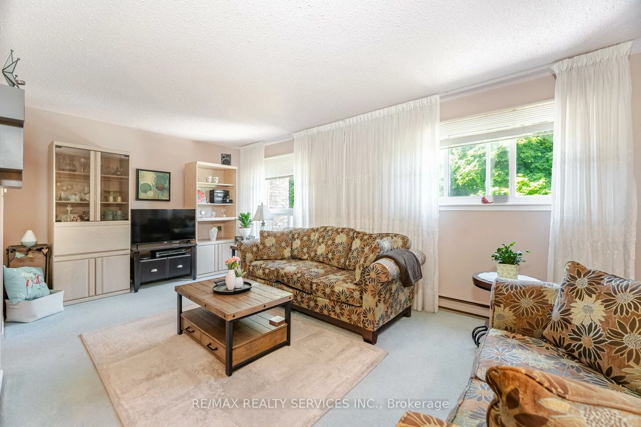 32, Rosset, Downtown Brampton, Brampton