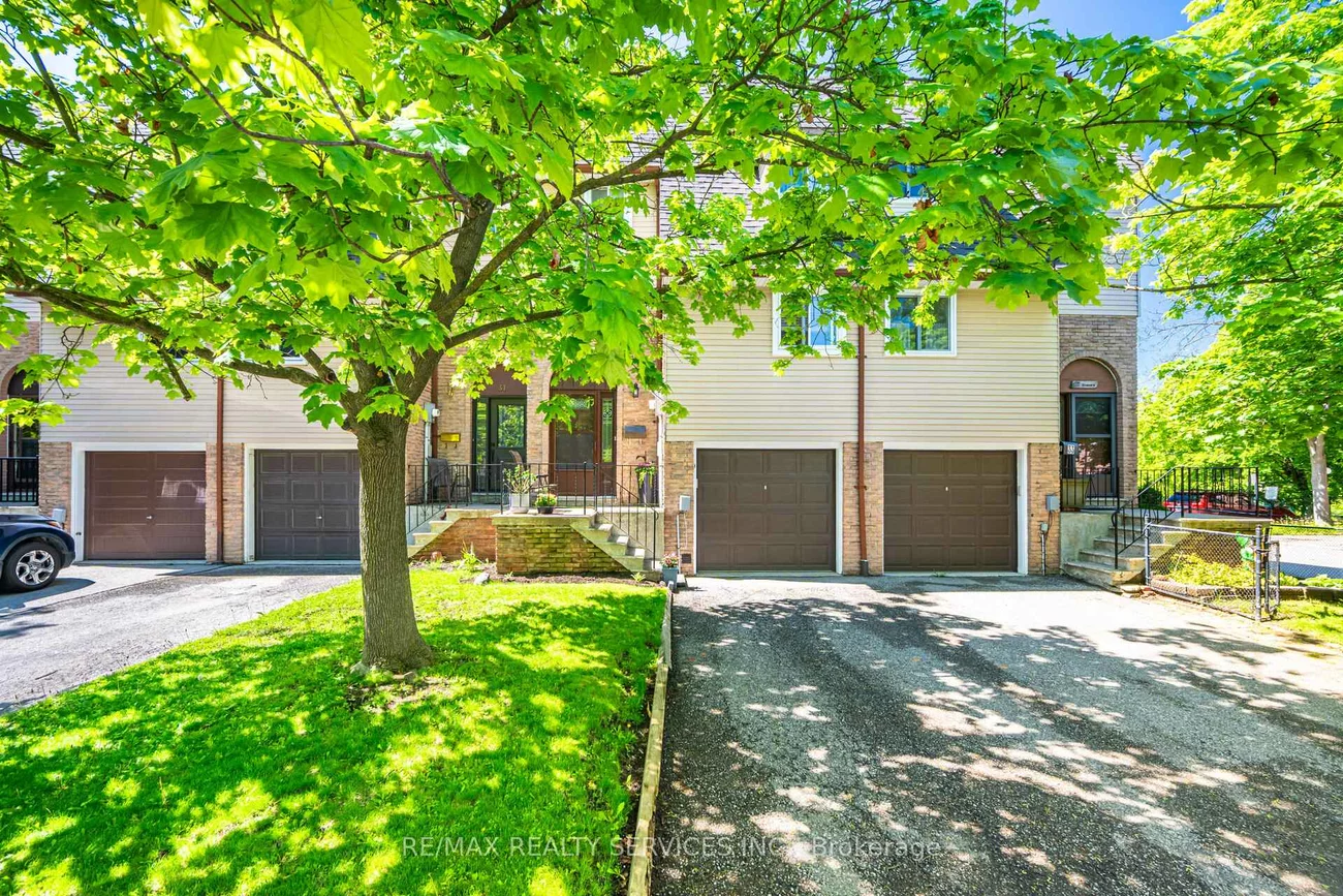 32, Rosset, Downtown Brampton, Brampton