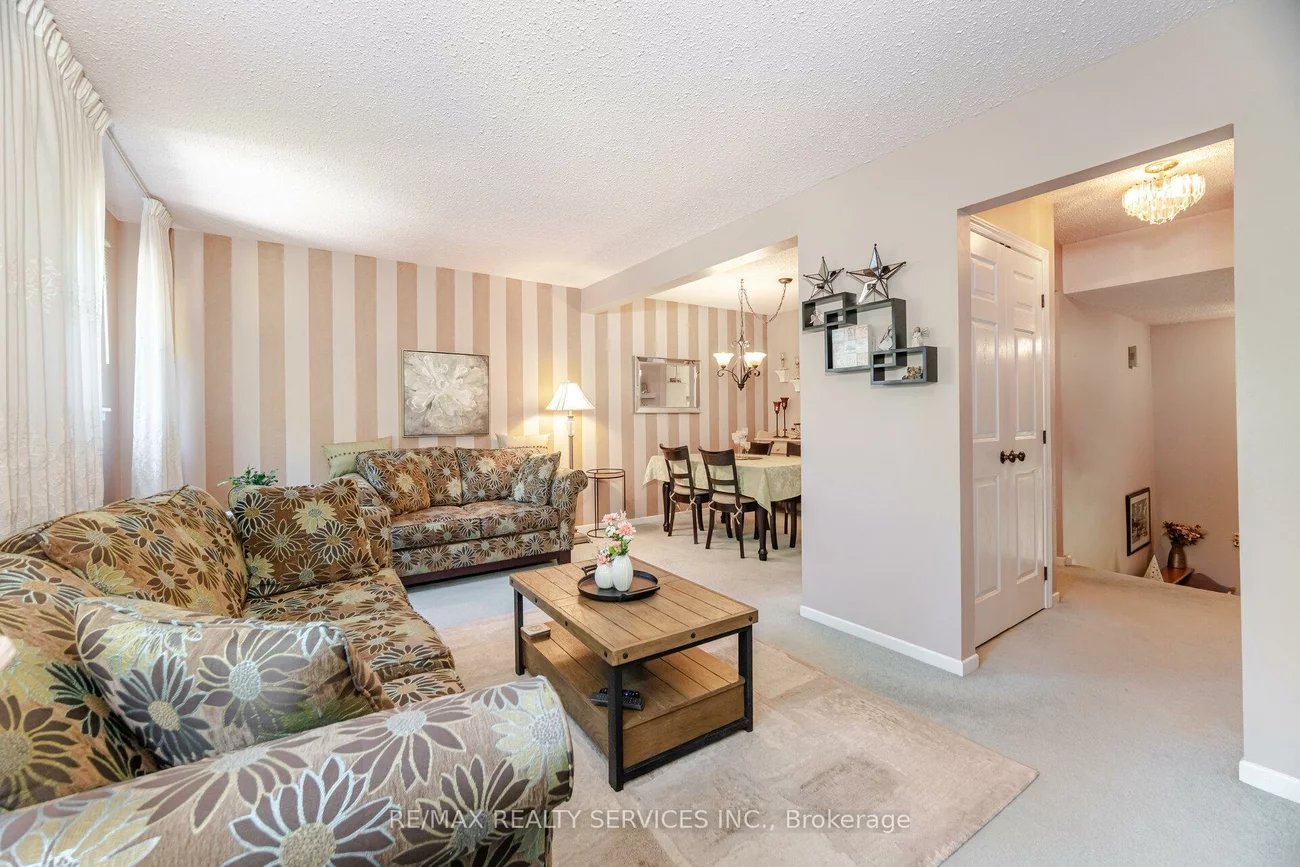 32, Rosset, Downtown Brampton, Brampton