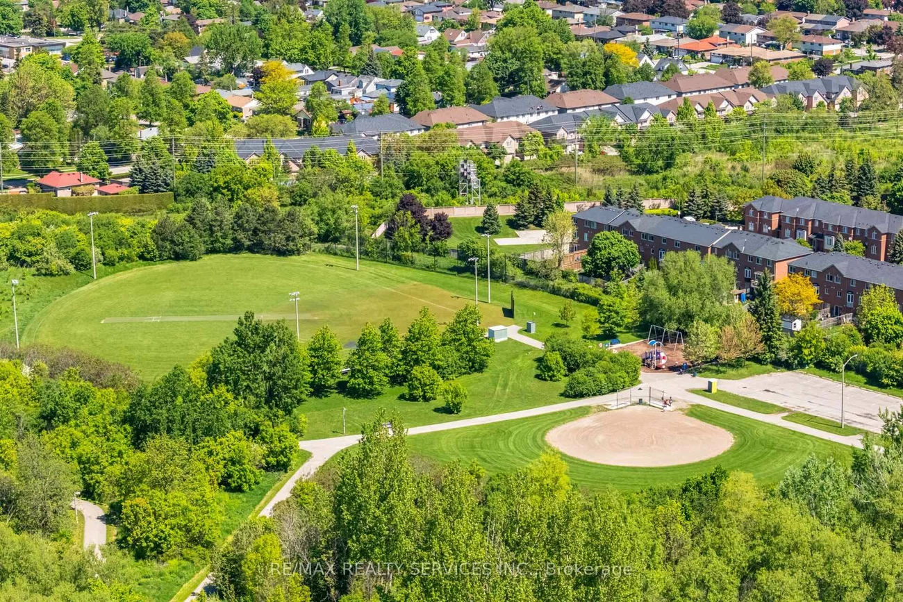32, Rosset, Downtown Brampton, Brampton