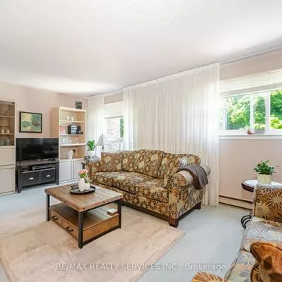 32, Rosset, Downtown Brampton, Brampton