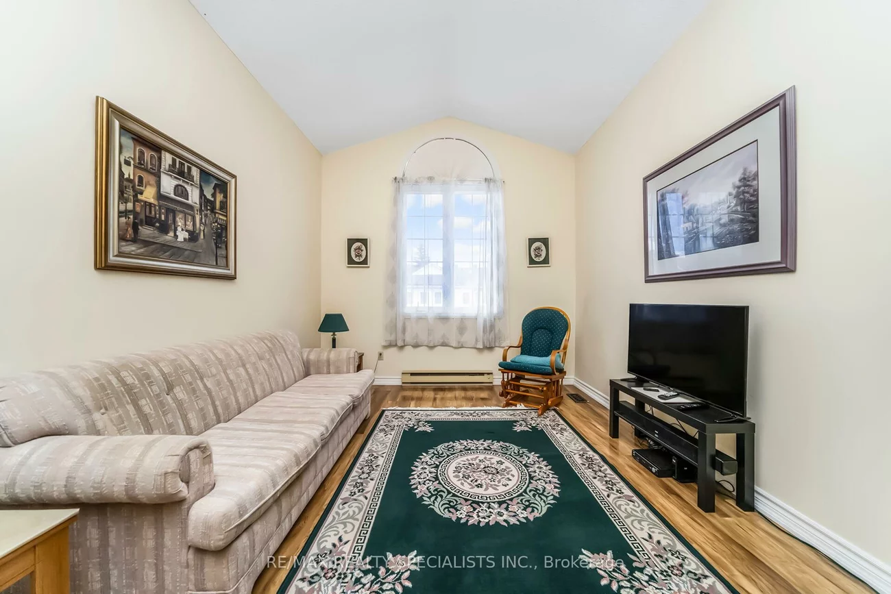 39, Heathcliffe, Central Park, Brampton