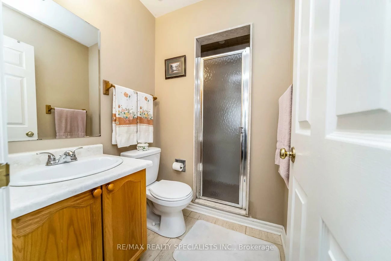 39, Heathcliffe, Central Park, Brampton