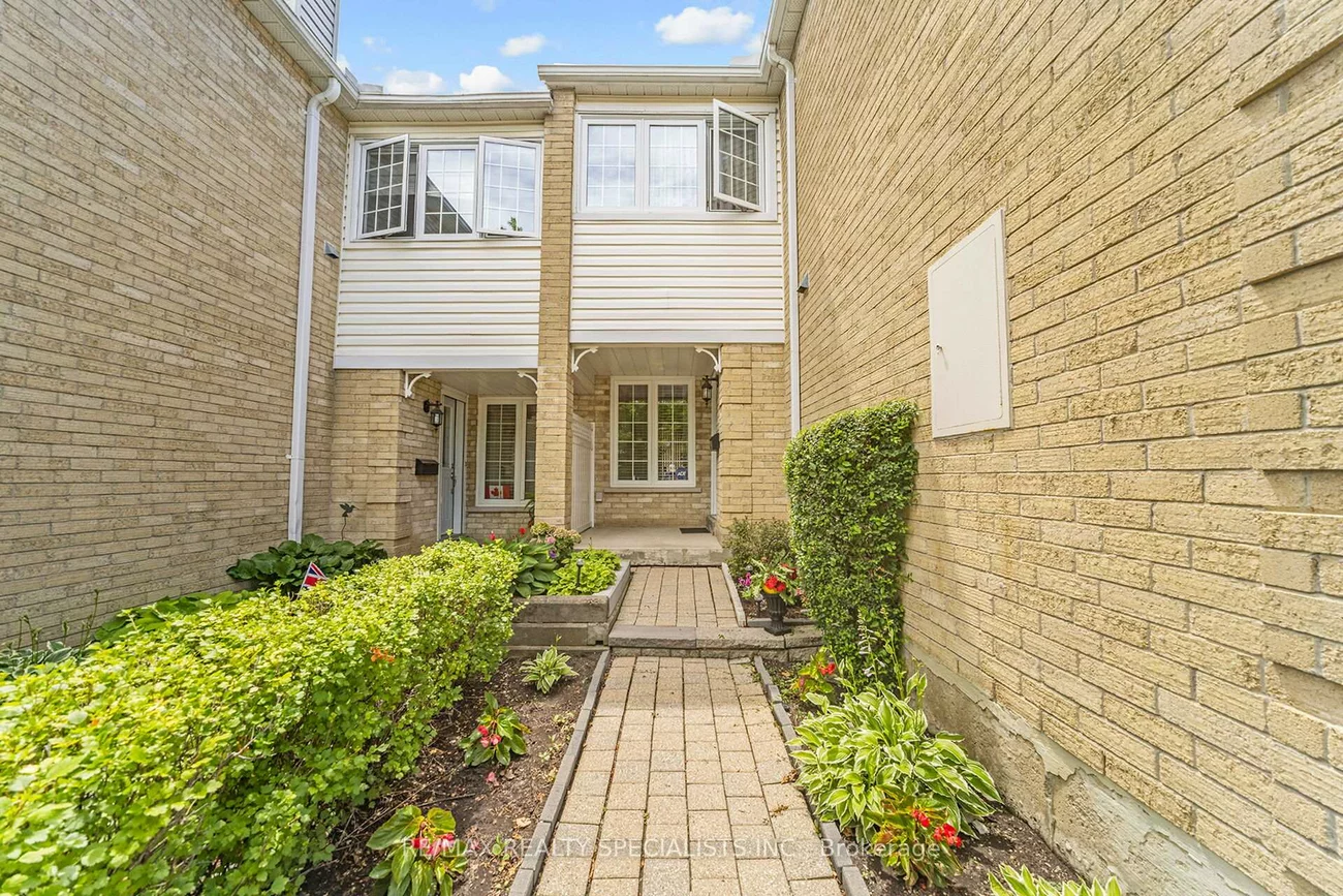 39, Heathcliffe, Central Park, Brampton
