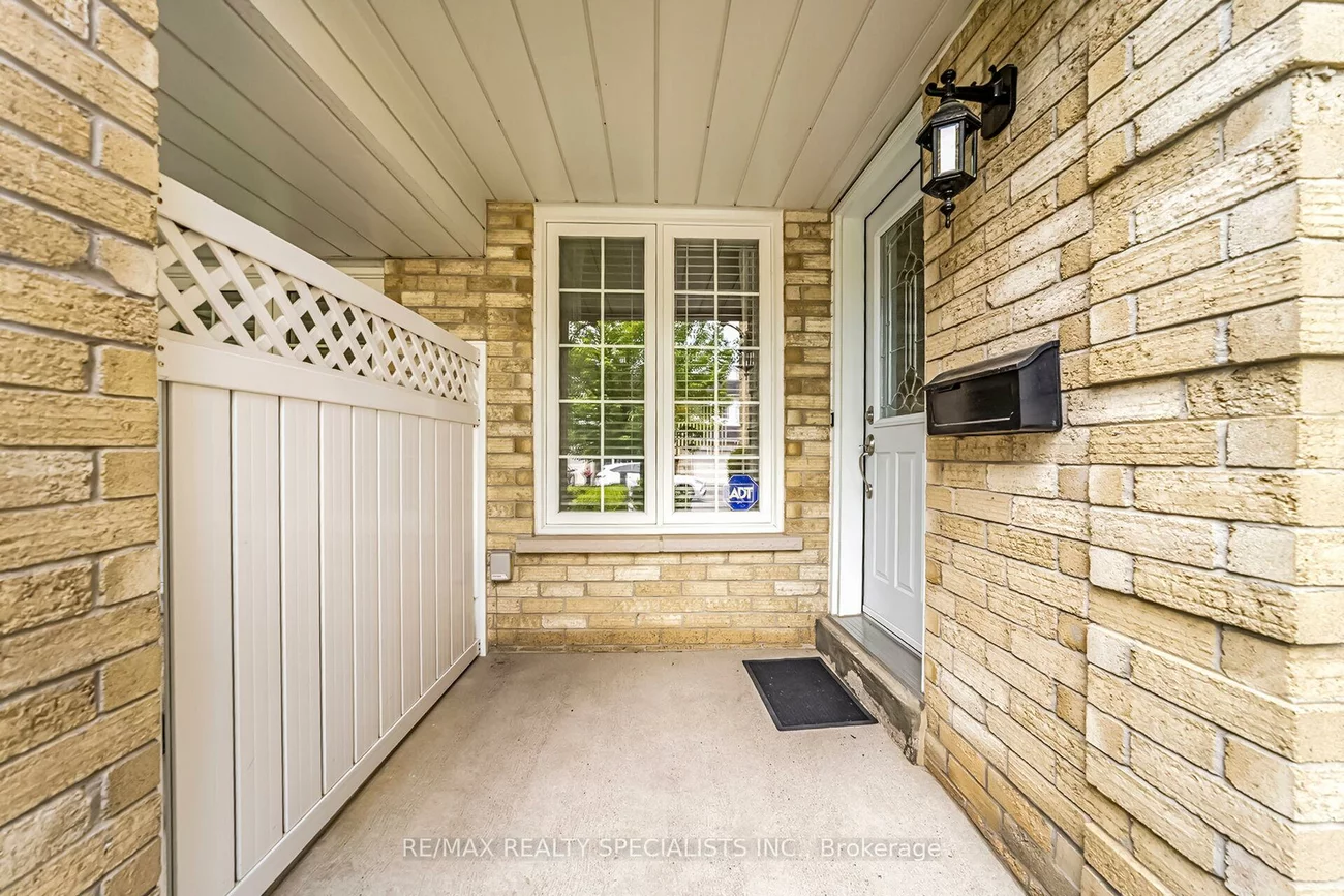 39, Heathcliffe, Central Park, Brampton