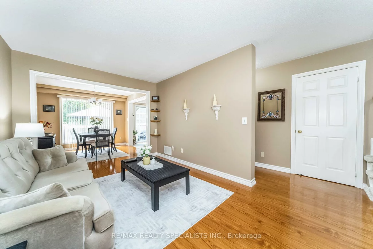 39, Heathcliffe, Central Park, Brampton