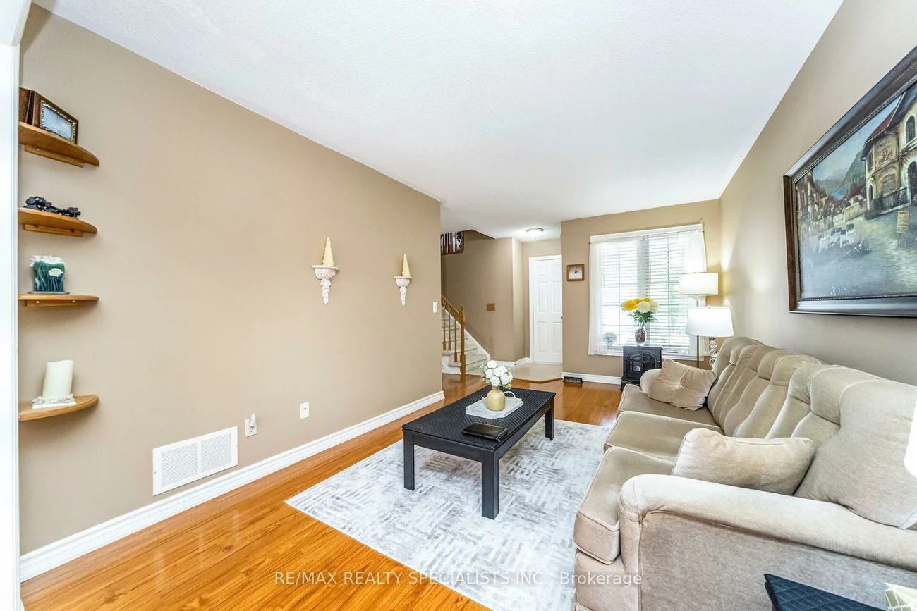 39, Heathcliffe, Central Park, Brampton